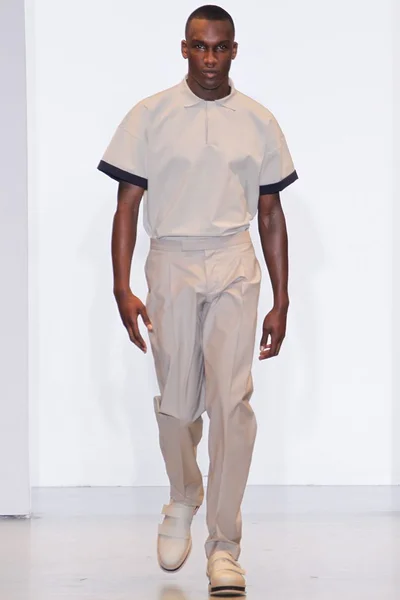 Look 16